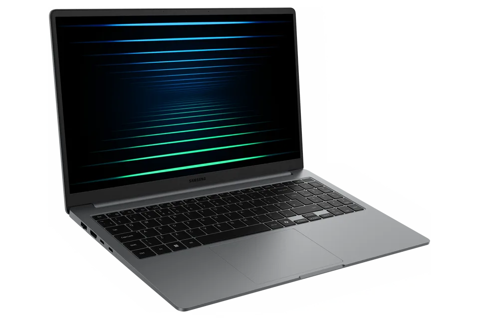 Notebook Samsung Galaxy Book5 aperto, vista di tre quarti